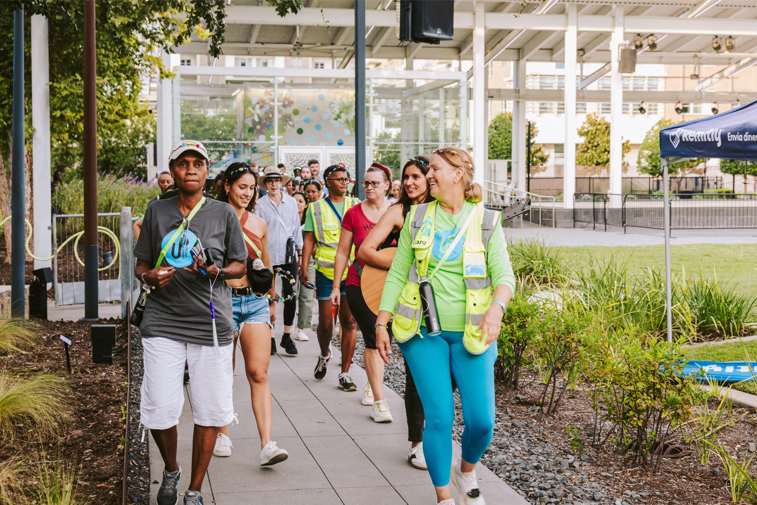 huemanshelter_urbanpaths-nightwalk-30